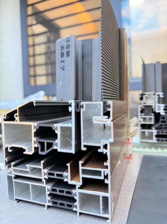 07-Aluminium bifold exterior doors3589 07-Aluminium bifold exterior doors3589