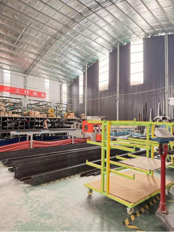 07-Aluminium bifold exterior doors3579